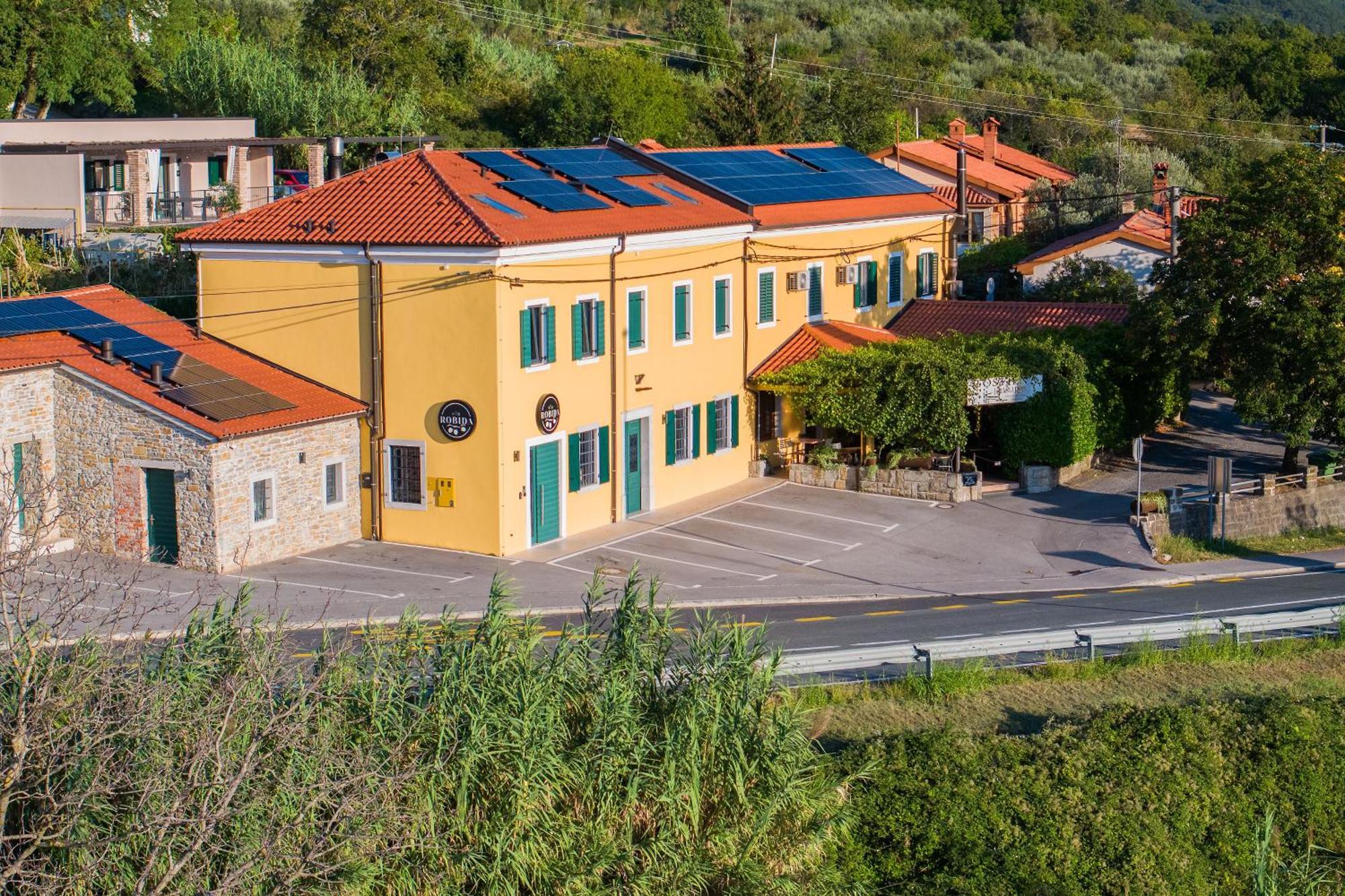 Vila Robida Rooms & Spa Crni Kal Exterior photo